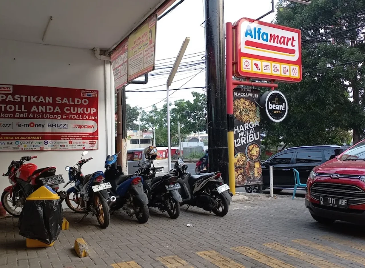 Cara Tarik Tunai Tanpa Kartu BCA di Alfamart dan Biayanya