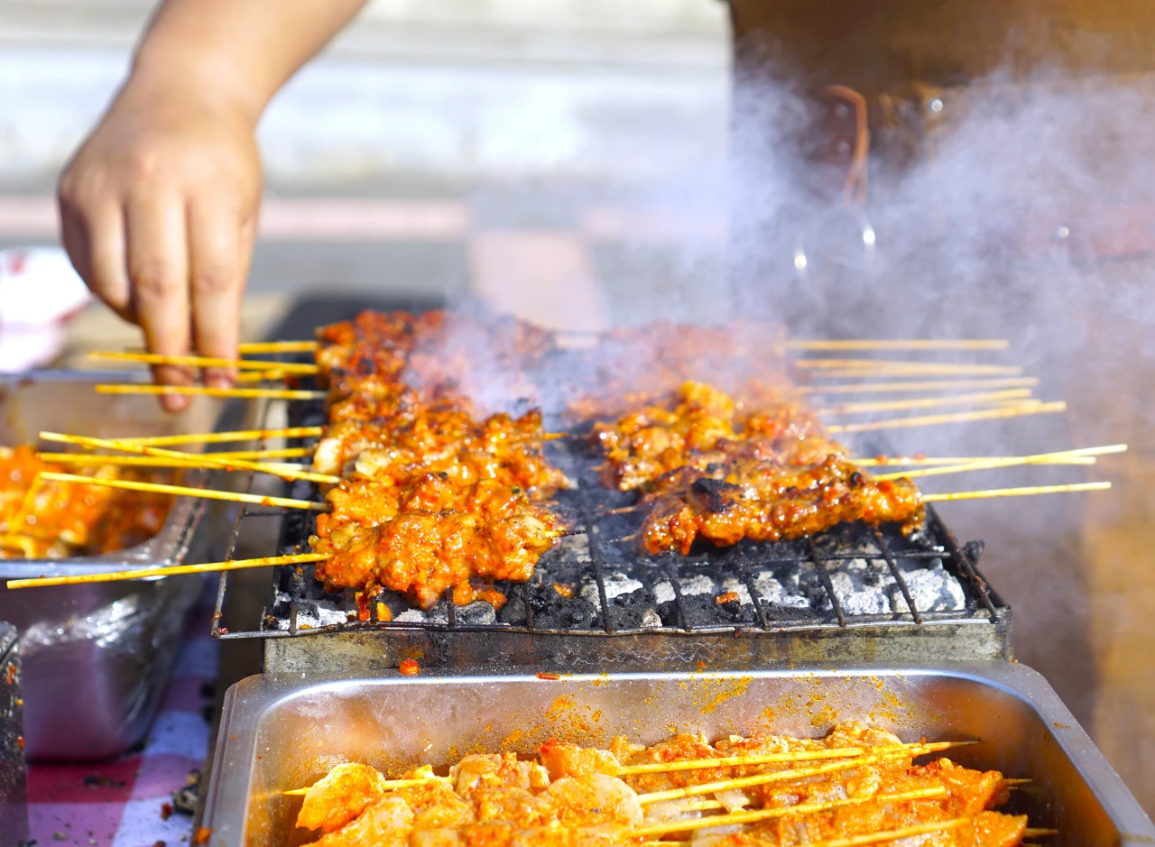Gaji Karyawan Warung Makan Sate Lilit Bu Nyoman Terbaru