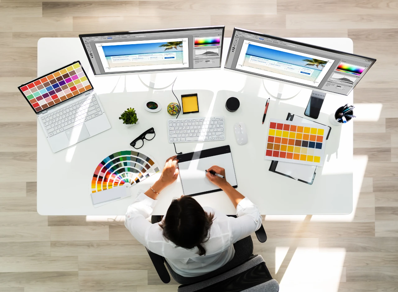 Tugas Desain Grafis di Perusahaan dan Jenjang Kariernya