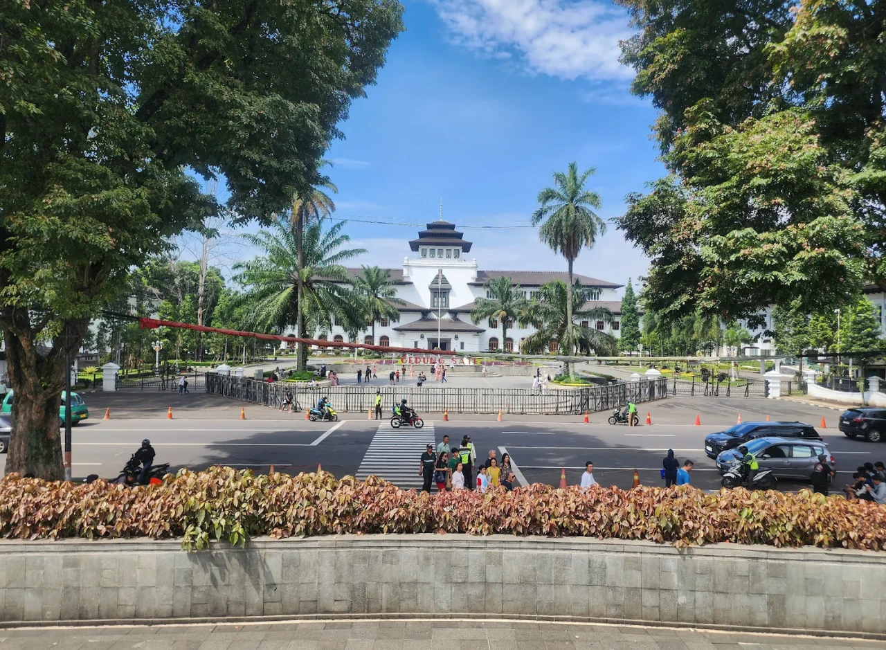 Gaji Gubernur Jawa Barat Beserta Tunjangannya