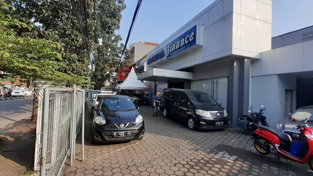 Daftar Gaji di PT Indomobil Finance