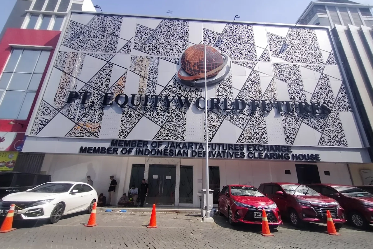 Gaji PT Equityworld Futures 2026: UMR, Bonus & Tunjangannya