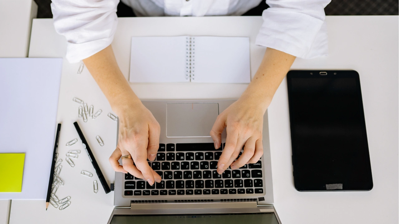 Gaji di PT Asia Outsourcing Services (AOS) dan Tunjangannya