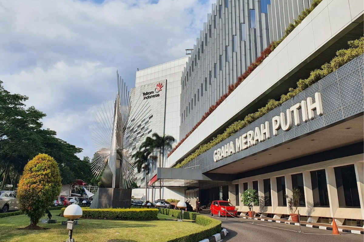 Gaji Karyawan Telkom Semua Posisi + Bonus dan Tunjangannya